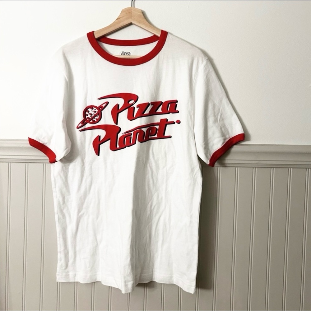 Disney Men’s Medium Toy Story Pizza Planet White Red Ringer Graphic Tee